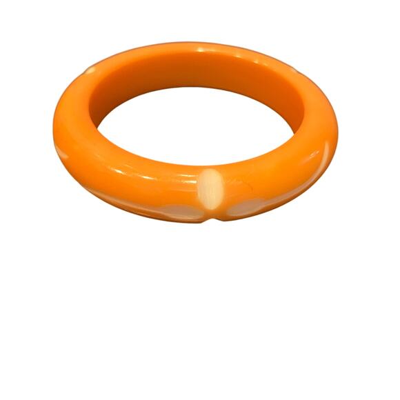 Butterscotch engraved floral bangle - Picture 5 of 5